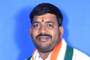 లేడీస్ పర్స్ గుర్తుపై ఓటు.. అభివృద్ధికి తొలి అడుగు..