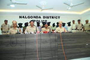 విప్స్ గ్రూప్ ఆఫ్ కంపెనీ పేరుతో వందల కోట్ల కుంభకోణం