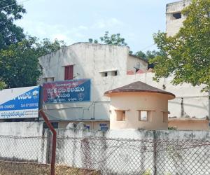 #Police : చండూరులో పోలీసులపై దాడి… ముగ్గురు యువకుల అరెస్టు