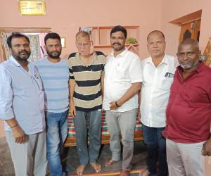 ఆపదలో ఉన్న స్నేహితునికి చేయూత